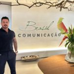 O marqueteiro político e digital, Zuza Nacif, é categórico: quem vencerá as eleições em 26 é quem chegar ao celular do eleitor