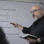 Murillo C. Freitas: o pioneiro brasileiro que uniu Hipnose Clínica e Espiritualidade com rigor técnico e reconhecimento internacional