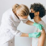 Casos de hepatite A disparam em São Paulo e reforçam alerta para prevenção e saneamento básico